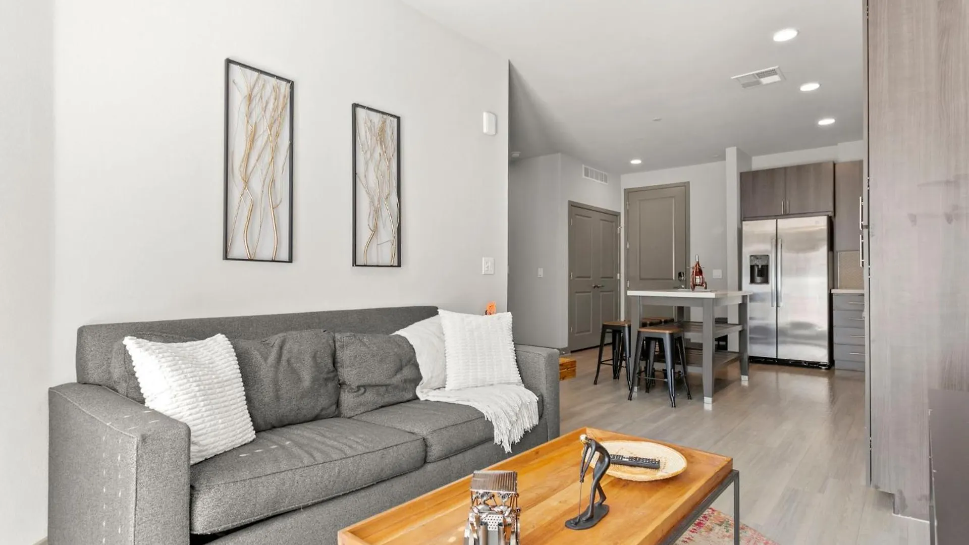 Cozysuites Phx Roro Gym, Pool, Pets, Parking #1 フェニックス 0*,  米国