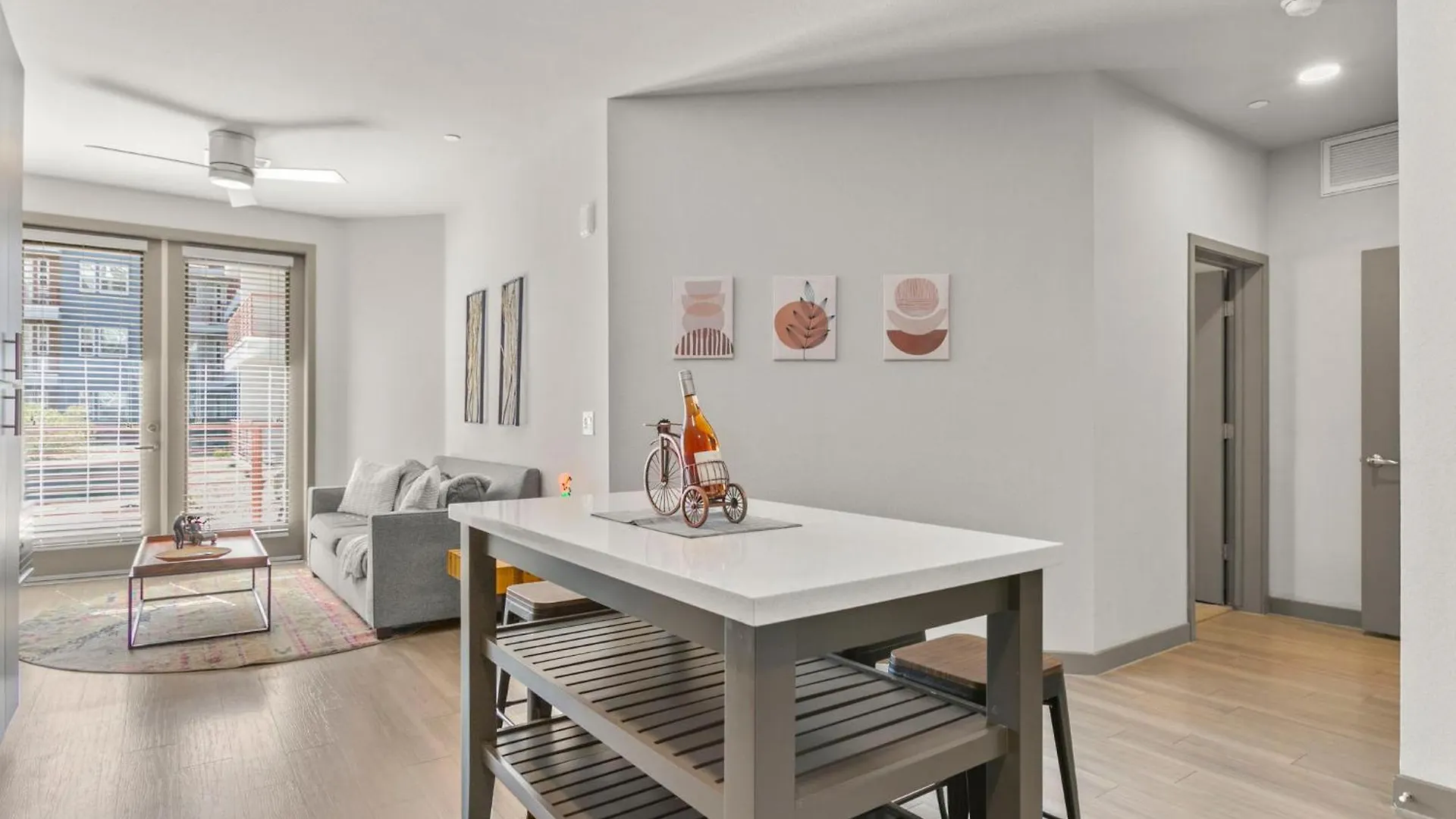 Cozysuites Phx Roro Gym, Pool, Pets, Parking #1 フェニックス アパート