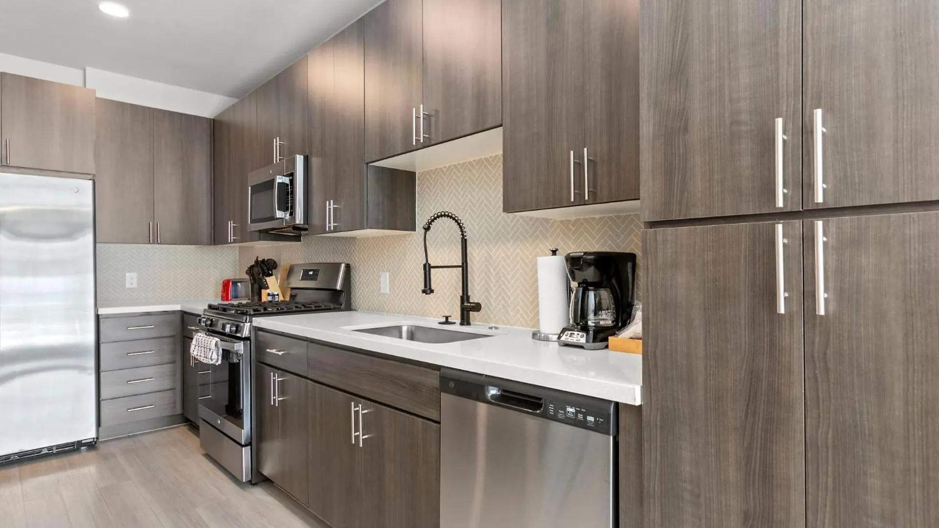 Cozysuites Phx Roro Gym, Pool, Pets, Parking #1 피닉스 0*,  미국